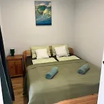 شقة Rori Apartmanhazak بالاتوليلّي